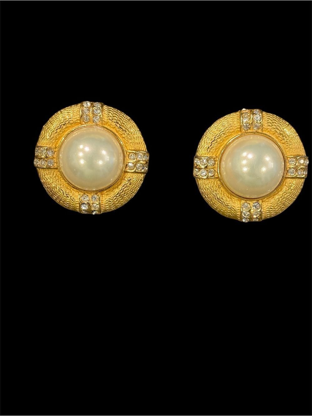 VTG Alfred Sung Gold Pearl Round Clip on Earrings with Crystal Accents
